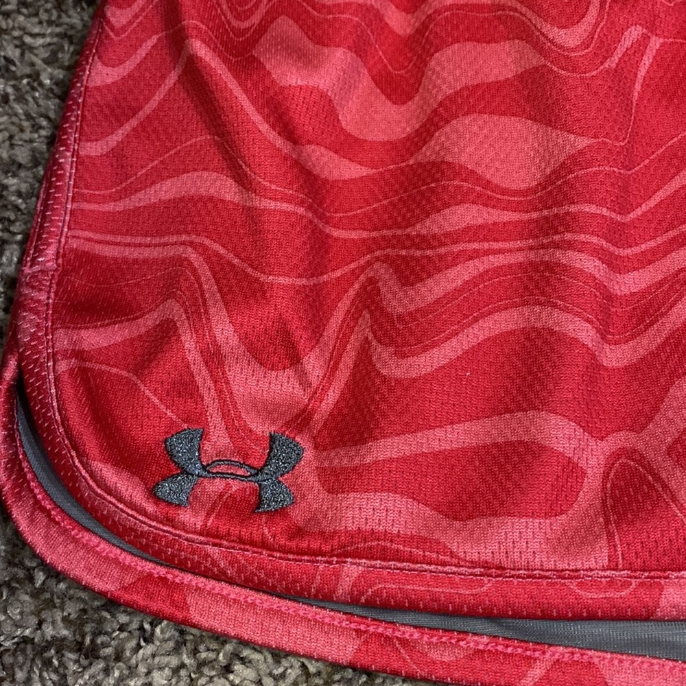 Under Armour shorts, size small - Picture 2 of 4